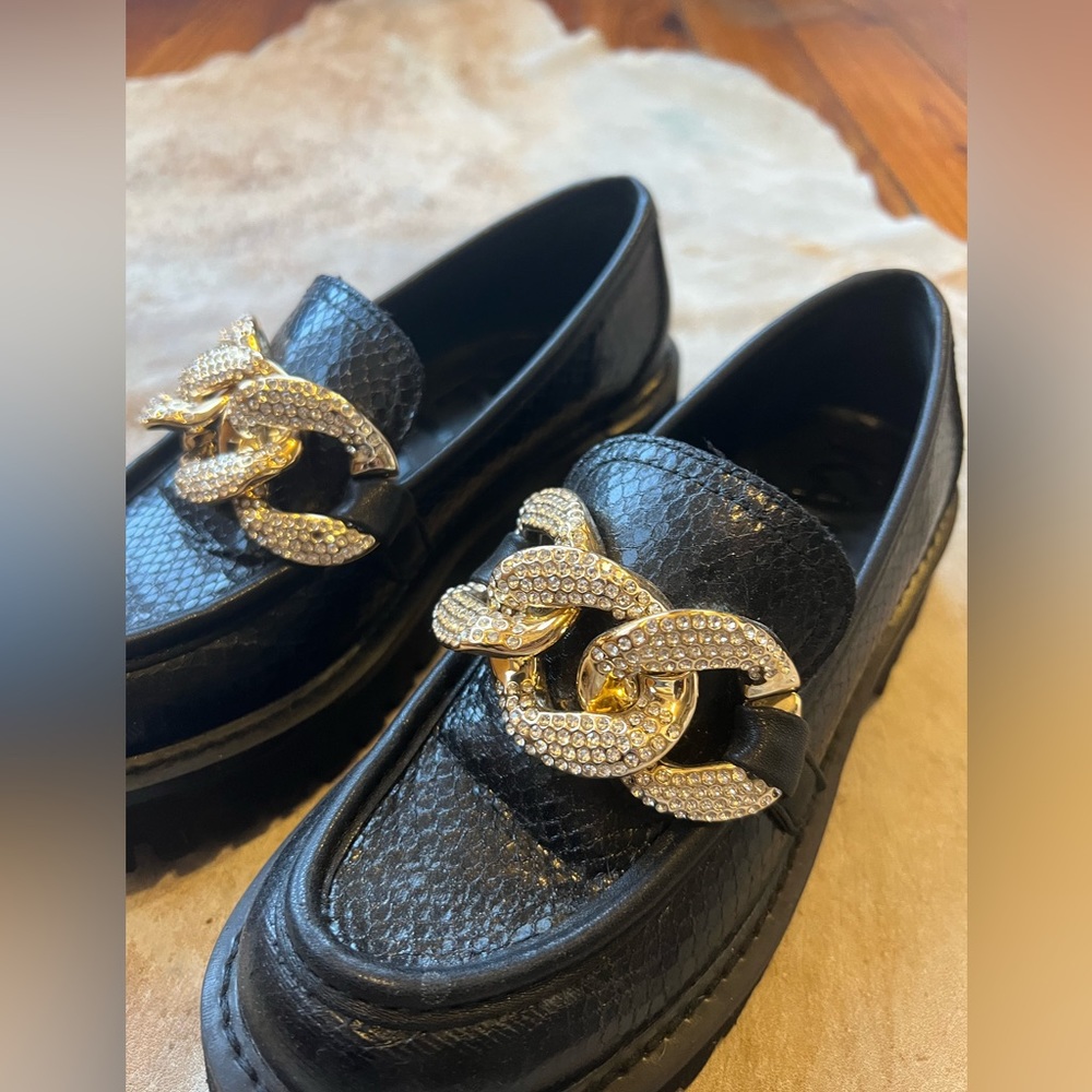 Karl lagerfeld loafers size 5.5, fits like a 6